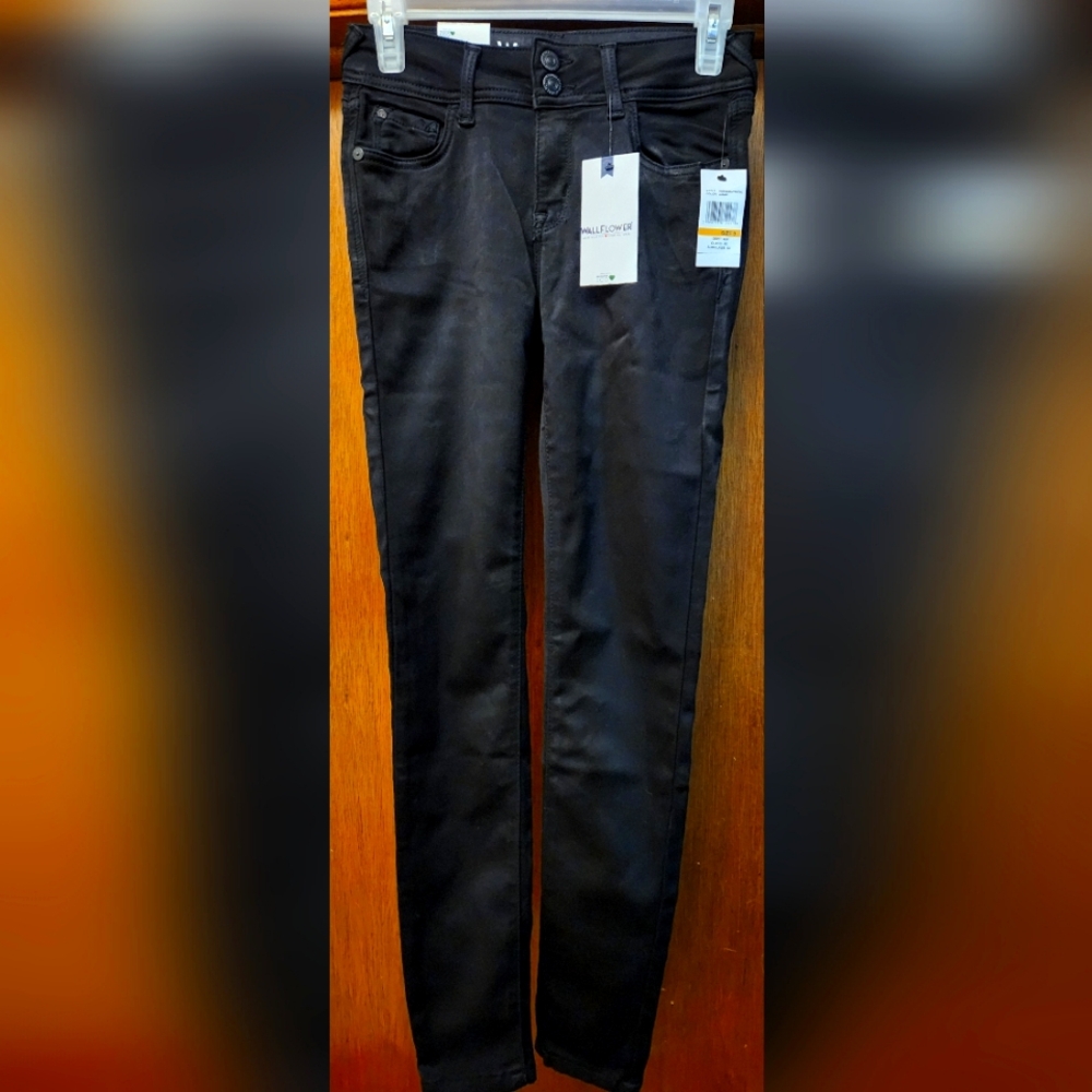 NWT Black Wallflower Skinny Jeans Size 3